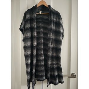 Chunky knit cardigan sweater, black & white ombre.